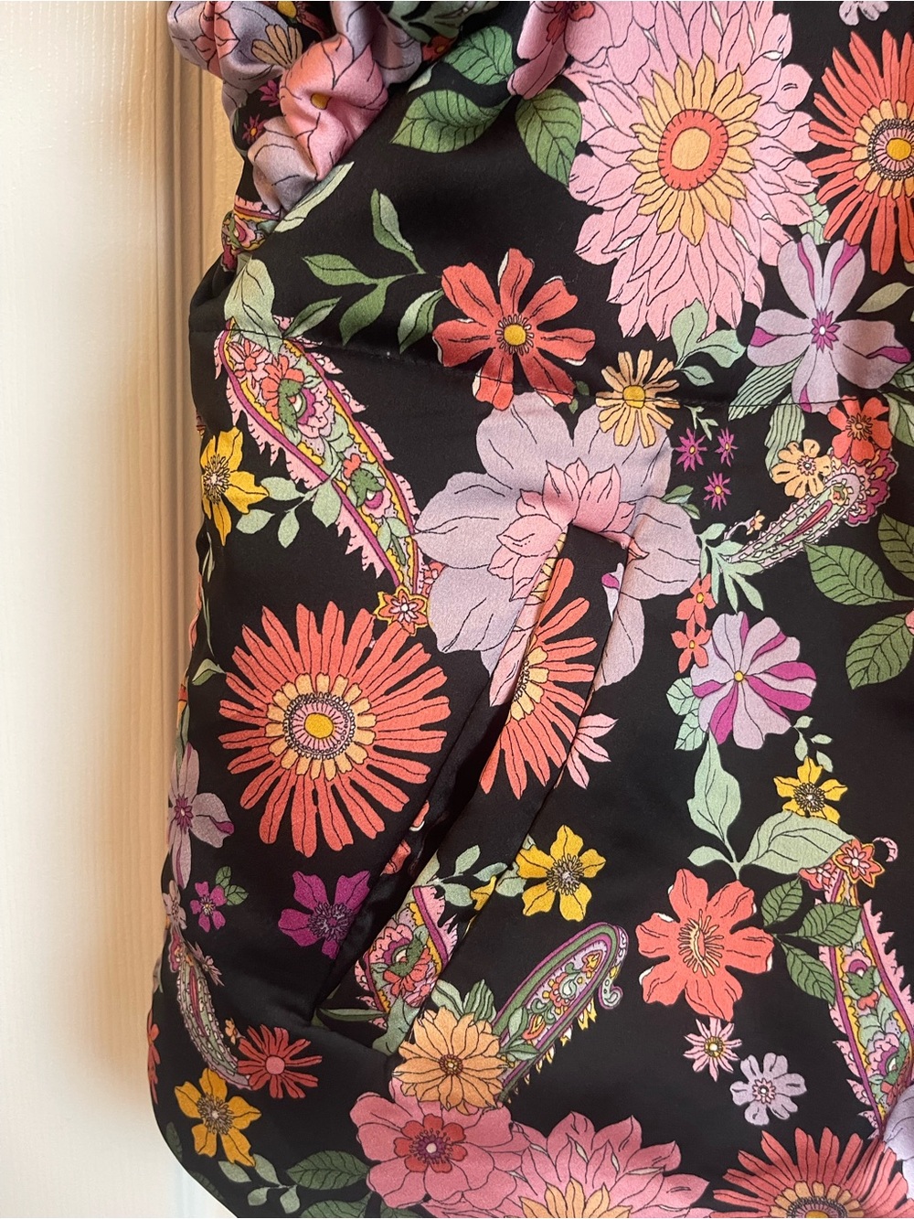 &merci Black Floral Puffer Vest with Pink Flower Print - Picture 5 of 9